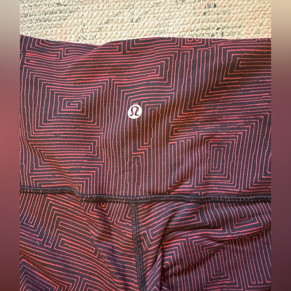 Lululemon Size 8 High-Waisted Full Length Leggings Geometric Pattern